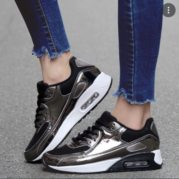 Black and silver shoes - Picture 1 of 7